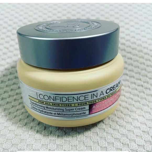 It Cosmetics Confidence in a Cream Anti-Aging Hydrating Moisturizer - 0.237 oz - Picture 3 of 3